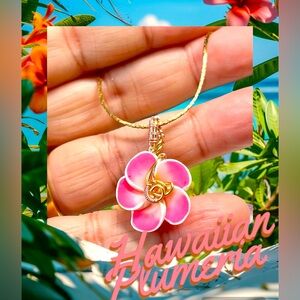 🌺🔥Hawaiian plumeria polymer pendant, sweet mini necklace